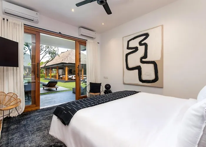 Wolfe By Finder Villa Seminyak (Bali)