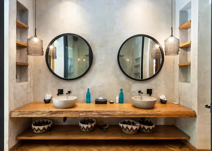 Wolfe By Finder Villa Seminyak (Bali)